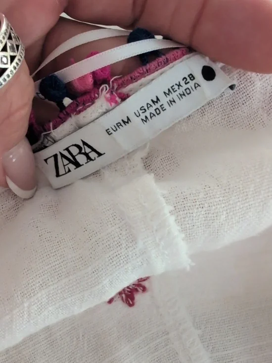 Zara White Dress Embroidered - Picture 6 of 8